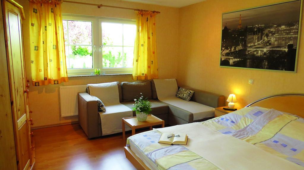 Wellness Apartments Sophienhoehe Am Teich Mechernich Quarto foto